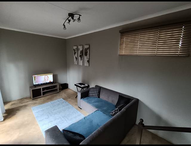 2 BEDROOM TOWNHOUSE FOR SALE IN SAFARI GARDENS